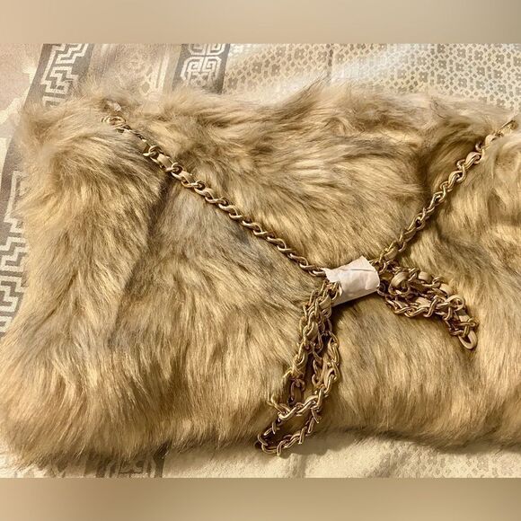 New without tag fun faux fur bag by Mark - Picture 1 of 1